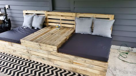 Pallet Furniture Outdoor Couch, Pallet Patio Furniture Diy, Palette Furniture, Pallet Furniture Designs, Pallet Garden Furniture, Pallet Patio Furniture, Pallet Patio, Pallet Projects Furniture, Pallet Couch