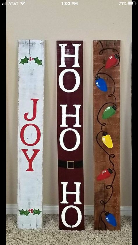 Diy Christmas Board Signs, Diy Christmas Signs Wood Front Porches, Porch Leaners For Christmas, Christmas Wood Crafts Diy Wooden Signs, Wooden Christmas Decorations Diy, Christmas Porch Leaners Diy, Wooden Christmas Signs Diy, Christmas Porch Leaners, Christmas Boards Signs