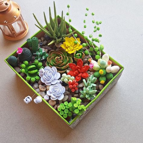 Paper Quilling Succulent Garden : 10 Steps (with Pictures) Quilled Rose, Paper Succulents, Neli Quilling, Arte Quilling, Paper Quilling Flowers, Quilling Work, Desain Quilling, Quilling 3d, Paper Quilling Patterns