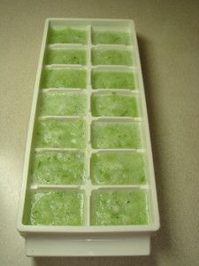 Cucumber Ice Cubes, Freezing Cucumbers, Cube Ideas, Cucumber Water Benefits, Cucumber Lemon Water, Cucumber Detox Water, Water Detox, Cucumber On Eyes, Cucumber For Face