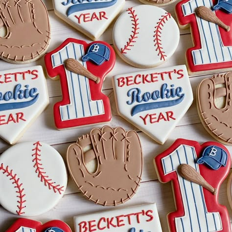 Rookie of the year! ⚾️ #baseballcookies #rookieoftheyearcookies | Instagram Rookie Year Birthday Cookies, My Rookie Year First Birthday Baseball, Rookie Year Cookies Baseball, 1st Birthday Party Ideas Baseball, Rookie Year Cupcakes, One Rookie Year, Rookie Of The Year Food Ideas, First Birthday Baseball Cookies, 1st Birthday Baseball Cookies