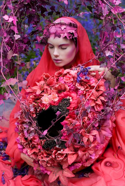 Wonderland - Kirsty Mitchell Photography Kirsty Mitchell Wonderland, Kirsty Mitchell, John Everett Millais, Mode Rose, Woman In Red, Kahlil Gibran, Fantasy Photography, Crafts Beautiful, Photo Series