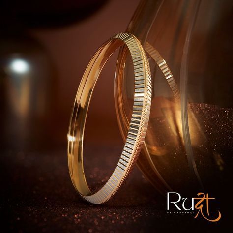 Punjabi Kada, Mens Bracelet Gold Jewelry, Man Gold Bracelet Design, Manubhai Jewellers, Latest Jewellery Designs, Gold Kada, Gold Bangles For Women, Mens Chain Bracelet, Gold Jewelry Outfits