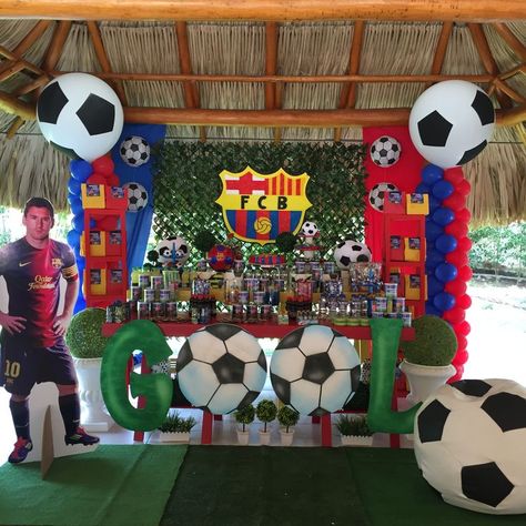 Barcelona Soccer Party, Soccer Birthday Theme, Barcelona Party, Messi Birthday, Soccer Theme Parties, Sports Party Decorations, Soccer Birthday Parties, Soccer Birthday, Barcelona Soccer