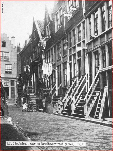 Oude foto's van Amsterdam Amsterdam Holland, Mata Hari, Dutch Golden Age, I Amsterdam, New Amsterdam, Amsterdam Netherlands, History Photos, Fishing Villages, Old City