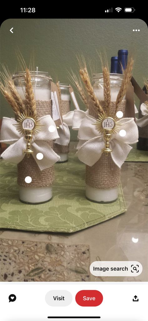 Frist Comunion Ideas Decoration, Diy Communion Centerpieces, Useful Centerpiece Ideas, First Communion Table Centerpieces, Diy First Communion Centerpieces, Diy Bautizo Centerpieces, Diy First Communion Decorations, Primera Communion Decoration, First Communion Souvenirs Ideas