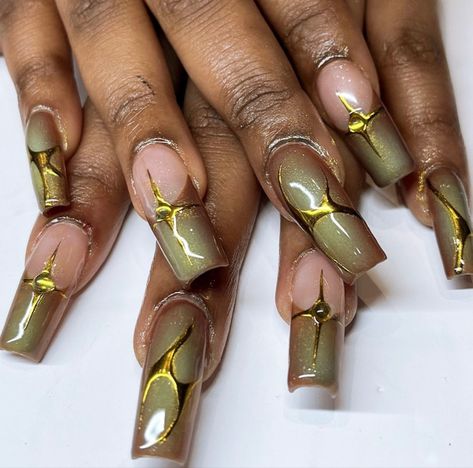 Green Nails Gold Design, Jade Color Nails Acrylic, Earthy Nail Inspiration, Earthy Gel X Nails, 2014 Nails Aesthetic, Earthy French Tip Nails, Brown And Green Nails Acrylic, Olive And Brown Nails, Earthy Girl Nails Acrylic