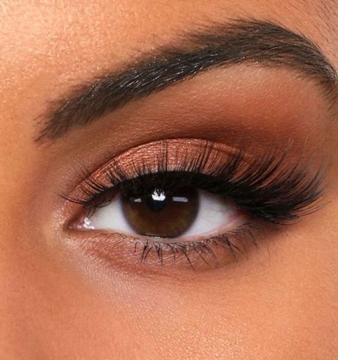 Eye Makeup Inspo, Holiday Eye Makeup, Brown Eyes Pop, Holiday Eye, Pretty Eyeshadow, Christmas Makeup Look, Holiday Makeup Looks, Simple Makeup Tips, Eyeshadow For Brown Eyes