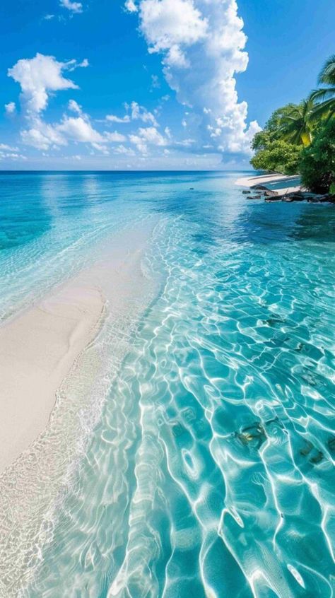 Tropical Beach Wallpaper, Aesthetic Maldives, Honeymoon Aesthetic, Maldives Aesthetic, Honeymoon Vibes, Beautiful Beaches Paradise, Paradise Pictures, Maldives Honeymoon, Beautiful Beach Pictures