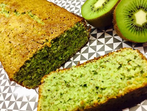 Kiwi almond cake Kiwi Bread Recipes, Kiwi Recipes Baking, Kiwi Cake Recipe, Kiwi Cheesecake Recipes, Kiwi Cobbler, Kiwi Dessert Recipes, Kiwi Bread, Kiwi Recipes Dessert, Kiwi Fruit Cake