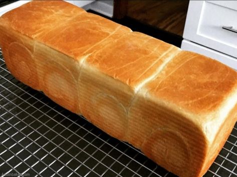 Soft & Delicious Sandwich Milk Bread (Pullman Loaves) - AeslinBakes Loaf Tin Recipes, Soft White Bread Recipe, Sandwhich Bread, Pullman Bread, Soft White Bread, Pullman Loaf, Pullman Loaf Pan, Milk Bread Recipe, Japanese Milk Bread