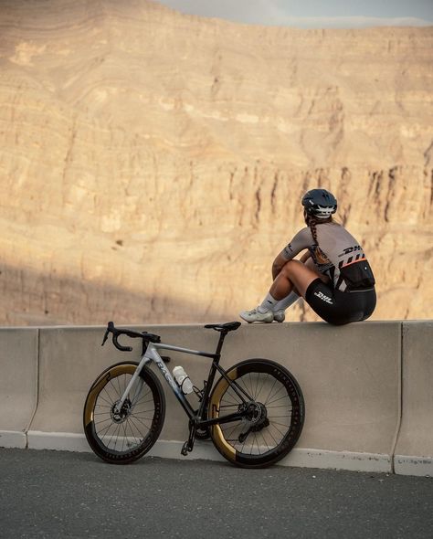 Puck Moonen Mountain Bike Photography, Mountain Biking Photography, Vintage Mountain Bike, Bike Aesthetic, Cycling Photography, Cycling Motivation, Bike Photography, Cycling Tour, Cycling Photos