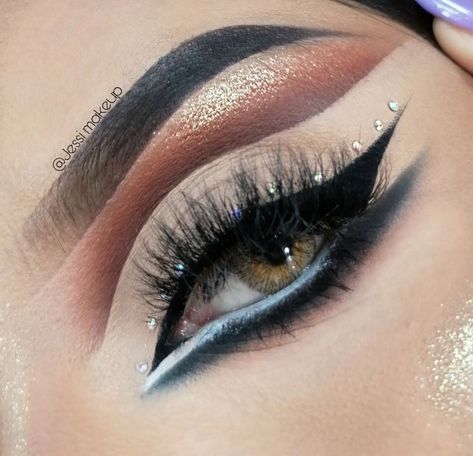 Eye makeup/ eye shadow looks/ black Arab Eye Makeup, Arabic Eye Makeup, Middle Eastern Makeup, Eastern Makeup, Arabian Beauty, Dark Makeup, Eye Lashes, Eyes Makeup, Egyptian Art