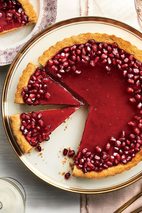 The classic chess tart gets a modern and elegant makeover with a halo of pomegranate seeds #dessert #pie #chesspie #pomegranate #fall #thanksgiving #southernliving Beautiful Tarts, Pomegranate Cheesecake, Tart Recipes Savory, Cheesecake Tart, Eating Seasonally, Cheesecake Tarts, Ricotta Cheesecake, Chess Pie, Stepford Wife