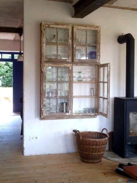 Old Window Projects, Old Window Frames, Window Crafts, Window Projects, Old Windows, Rustic Garden Decor, Window Frames, Furniture Kitchen, House Kitchen