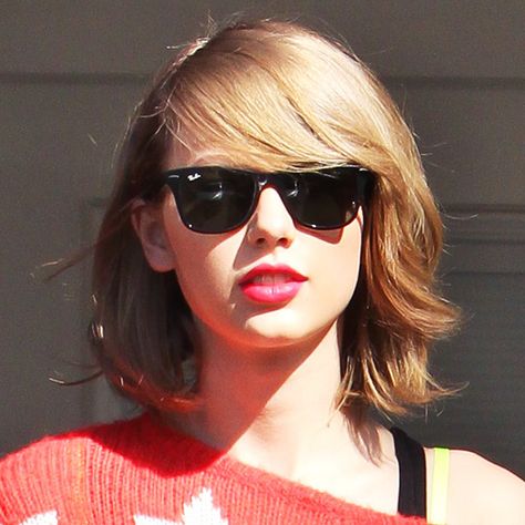 Spring's Sexiest Hairstyles - Taylor Swift's Long Bob from #InStyle Bob With Swoop, Bangs Sideswept, Lob Bangs, Haircut Lob, Bang Bob, Heavy Bangs, Ideas Haircut, Taylor Swift Hair, Spring Hairstyles