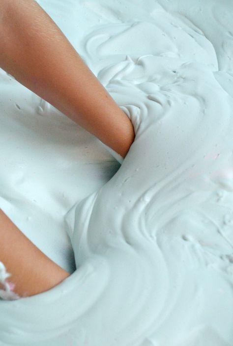 Even adults will want to plunge their hands into this fluffy oobleck slime recipe. Delighful sensory play for kids! Oobleck Recipe Without Cornstarch, Oobleck Recipe, Play For Kids, Science Experiments For Preschoolers, Finger Paint, Play Clay, Fun Arts And Crafts, Kids Activity Books, Slime Recipe