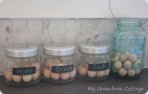 i love the idea of POSITIVE 'disipline' jars... when your child does something nice/correct... you reward them with putting a ball in the jar, when the jar is full, you reward them :o) Parenting Goals, Healthy And Fit, Bad Parents, Something Nice, Discipline Kids, Behaviour Chart, Kids Behavior, Chores For Kids, Positive Behavior