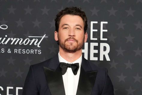 What is the story of Miles Teller’s scars? The Top Gun: Maverick star has scars on his face and neck which initially affected his acting career. Read on here! Miles Teller Scars, The Spectacular Now, Cameron Mitchell, Facial Scars, Glen Powell, Miles Teller, Nicholas Hoult, Acting Career, Awkward Moments