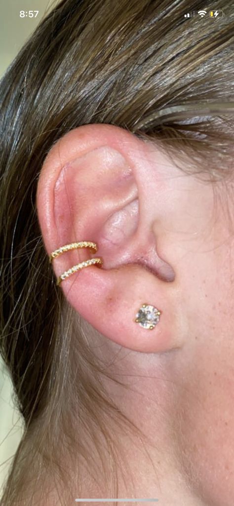 Double Conch Piercing, Conch Hoop Piercing, Double Conch, Flat Piercing, Hoop Piercing, Conch Hoop, Piercing Inspo, Conch Piercing, Gold Earring