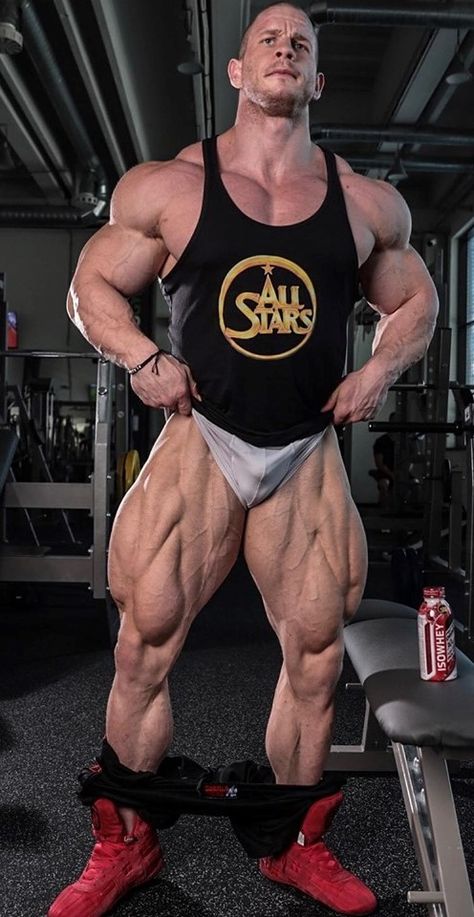 Quads And Glutes Workout, Glute Workout Gym, Leg Anatomy, Best Bodybuilder, World's Strongest Man, Bodybuilding Pictures, Muscular Legs, Hunks Men, Glute Workout