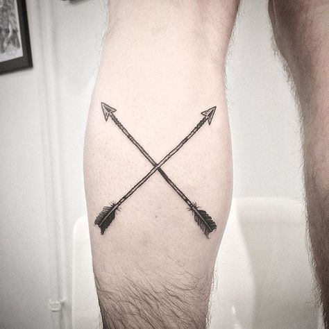 Did this crossing arrows motive on Marcel today. #arrow #arrows #tattoo Crossing Arrows Tattoo, Arrows Crossing Tattoo, Angel Tatoos, Crossed Arrow Tattoos, Arrows Tattoo, Tattoos On Back, Survival Tattoo, Rib Tattoos For Guys, Roman Tattoo