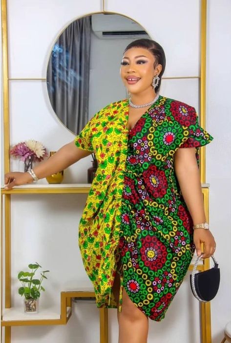 Ankara Wrap Dress Styles, Trending Ankara Gowns, Ankara Print Dress, Kaftan Styles, Dashiki Dress, Ankara Dress Styles, Fashion Traditional, Combination Fashion, Ankara Gown