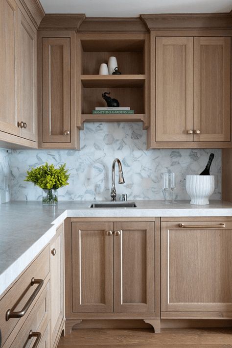 Cabinets 2023, Cabinet Trends, White Oak Kitchen, Natural Wood Kitchen, Warm Kitchen, Oak Kitchen Cabinets, Cabin Kitchens, Farm Kitchen, Wood Kitchen Cabinets