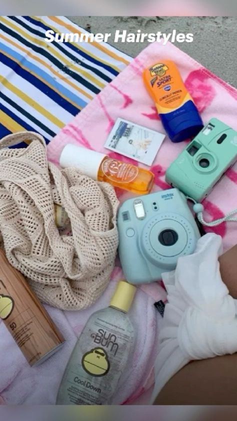 Best Beach Reads, Floppy Beach Hat, Beach Items, Crochet Cover Up, Preppy Summer, Beach Essentials, Beach Picnic, Summer Photos, Summer Picnic