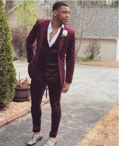 Burgundy Wedding Tuxedos 2019 Two-Button Peaked Lapel Groom Suit Groomsman Suit Wedding Party Business Suit (Jacket+Vest+Pants) Custom Made Hoco Outfits For Guys, Mens Burgundy Blazer, Prom Outfits Men, Guys Prom Outfit, Prom Outfits For Guys, High Tops Outfit, Homecoming Outfits For Guys, Neon Prom Dresses, How To Have Style