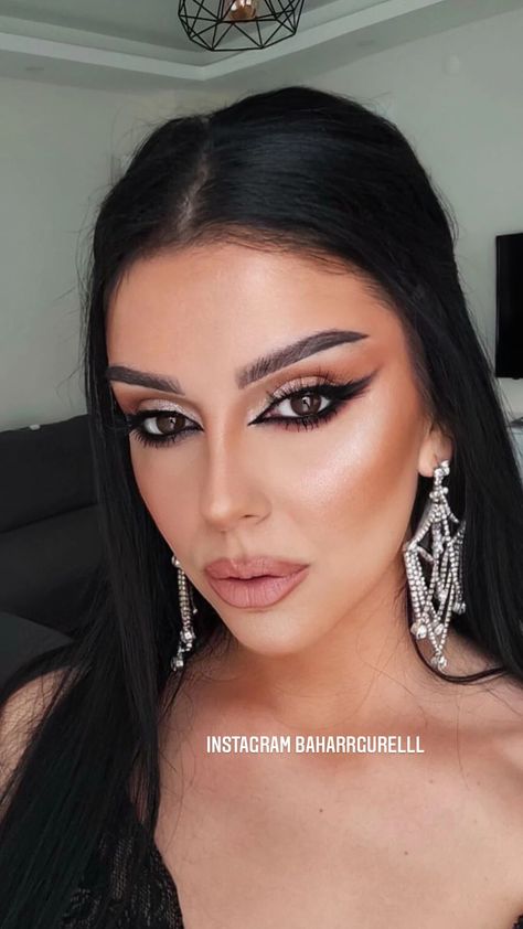 Dramatic arabic brown/black eye makeup , Arabic Cat Eye Makeup, Arabian Nights Makeup Arabic Eyes, Arab Makeup For Brown Eyes, Lebanese Makeup Look, Arabic Style Makeup, Arabic Make Up Eyes, Middle Eastern Eye Makeup, Dramatic Black Eye Makeup, Middle Eastern Makeup Looks