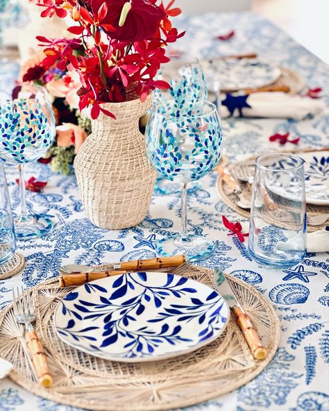 Ready for the most fun season of the year? ☀️🍹#colorfulsummer #summerdecoration #summerstyle #summerdinners #summertablesetting Starfish, Summer Table Settings, Wholesome Living, Sea Inspired, Seasons Of The Year, Dining Experience, Summer Decor, Dining Experiences, Love A