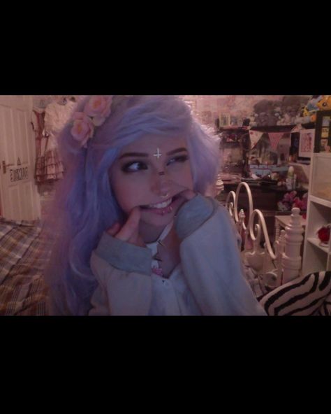 Belle Delphine before fame #belledelphine #fame Tumblr Grunge 2014, 2014 Tumblr Grunge, Pastel Grunge Aesthetic, Grunge 2014, 2014 Grunge, 2014 Vibes, Belle Delphine, 2014 Tumblr, Pale Grunge