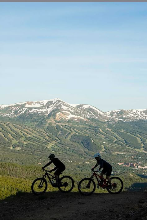 Breckenridge Colorado transforms into a biking mecca during the summer. Experience some of the best riding in the Rocky Mountains for road bikers, mountain bikers and those just out to enjoy the ride. Off Road Aesthetic, Mountain Biking Aesthetic, Cycling Aesthetic, Vision Board Travel, Biking Aesthetic, Summer In The Park, Mountain Bike Riding, Summer Camp Aesthetic, Mountain Biking Photography