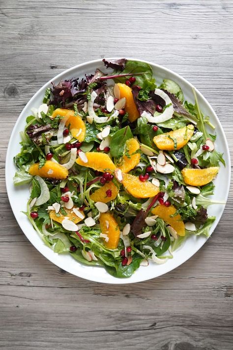 Fennel Orange Salad is a great side dish for any cozy winter supper. Get your vitamins and tons of flavor too! Fennel And Citrus Salad, Orange Tart Recipe, Fennel Orange Salad, Salad Orange, Orange Salad Recipes, Fennel And Orange Salad, Winter Salads, Recipe Italian, Tomato Tart