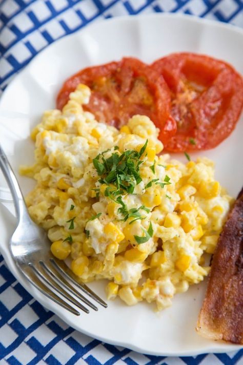 Breakfast Recipe: Scrambled Eggs with Fresh Corn, Goat Cheese & Tomatoes Tomato Breakfast, Cilantro Recipes, Juicy Tomatoes, Summer Vegetable, Fresh Corn, Breakfast Recipe, Scrambled Eggs, Egg Recipes, Vegetable Dishes