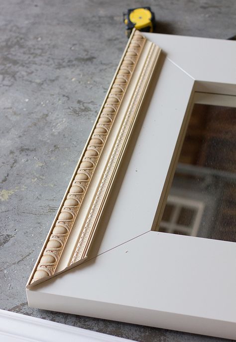 Ikea Mongstad Mirror, Mongstad Mirror, Diy Antique Mirror, Diy Floor Mirror, Mirror Upcycle, Ikea Mirror Hack, Antique Mirror Diy, Spiegel Diy, Anna Frank