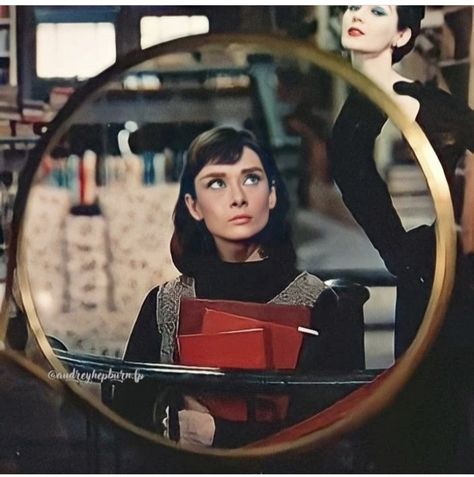 Funny Face Audrey Hepburn, Funny Face Audrey, Funny Face Movie, Funny Face 1957, Audrey Hepburn Funny Face, Aubrey Hepburn, I Love You Funny, Audrey Hepburn Photos, Audrey Hepburn Style