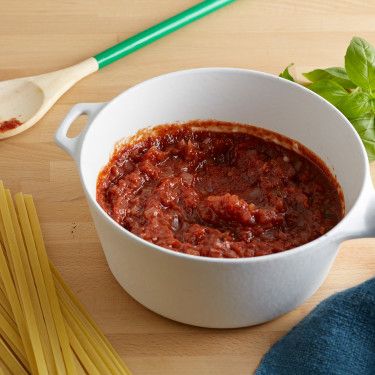 Marinara Sauce by Ina Garten Ina Garten, Marinara Recipes, Basic Pasta Sauce, Pasta And Sauce, Marinara Recipe, Marinara Sauce Recipe, Ina Garten Recipes, Marinara Sauce Homemade, Homemade Marinara