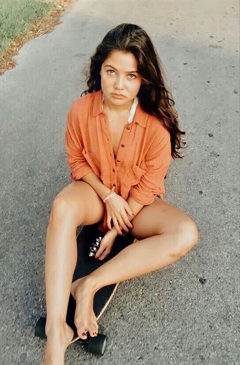 Danielle Campbell The Originals, Dani Campbell, Adelaide Kane, Danielle Campbell, Favorite Celebrities, Cheerleading, It Cast, Bts, The Originals