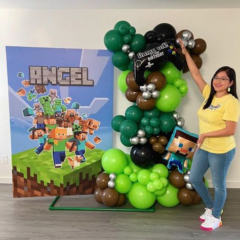 Minecraft Birthday Balloon Arch, Minecraft Birthday Balloon Garland, Minecraft Party Balloons, Minecraft Balloon Columns, Minecraft Balloon Decorations, Minecraft Balloon Garland, Minecraft Balloon Arch, Minecraft Balloon Ideas, Minecraft Party Backdrop