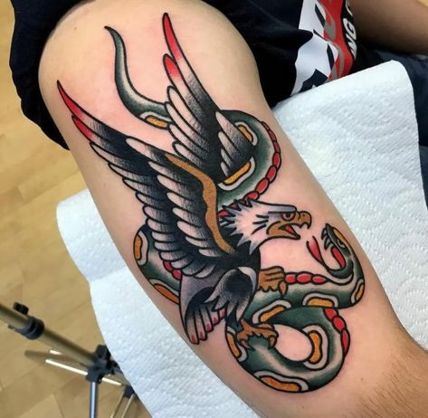 Traditional Flag Tattoo, Snake And Eagle Tattoo, Eagle Tattoo For Women, Mexican Eagle Tattoo, Mexican Flag Tattoos, Eagle Tattoo Ideas, Eagle Tattoo Designs, Eagle Tattoo Design, Mexico Traditional