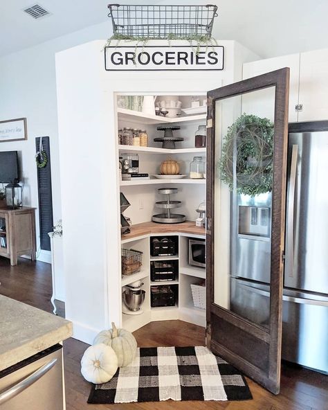 Corner Pantry Ideas, Pantry Redo, Open Pantry, Farmhouse Pantry, Corner Pantry, Pantry Remodel, Pantry Ideas, Kitchen Pantry Design, Pantry Door