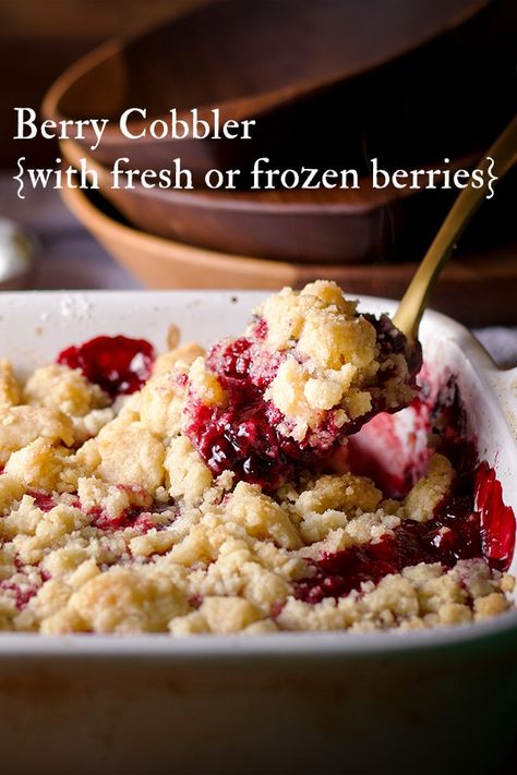 Best Berry Cobbler, Fruit Cobbler Recipe, Berry Filling, Mixed Berry Cobbler, Berry Cobbler Recipes, Cobbler Recipes Easy, Mixed Berry Pie, Cobbler Topping, Cookie Toppings