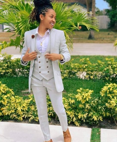 Lesbian Maid Of Honor Suit, Black Lesbian Wedding Outfits Suits, Lesbian Stud Wedding Outfits, Girl Best Man Outfit Wedding, Lesbian Couple Wedding Outfits Guest, Studs In Suits Black, Masc Female Wedding Outfits, Lesbian Wedding Suits For Women, Stud Suits For Prom