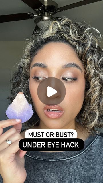 Michelle 🇩🇴 JAX Makeup Artist | Natural Makeup Expert on Instagram: "Flawless under eye hack 👁️  If you’re wanting a the most perfect, crease proof under eye, you need to try this makeup hack!  Here’s how to achieve this look 👇🏽 ✨Apply loos setting powder to a triangular powder puff ✨Pick up a bit of powder bronzer or eyeshadow on the tip of the applicator  ✨Press it under the eye hugging the lash line  That’s it!   What do you think of this makeup hack? Is it a must or a bust? Let me know in the comments.   Follow @themichellesanchez for more makeup hacks videos like this + check out the link in bio for details on what I used ✨  #makeuphacks #mustorbust #virtualbeautyadvisor #beginnermakeuptips #perfectundereye #settingpowder #promakeupartisttips #beginnermakeuptutorial #diymakeup #m Under Eye Makeup Eyeshadow, Under Eye Creases, Under Eye Setting Powder, Dry Under Eyes, Makeup Hacks Videos, Under Eye Makeup, Eye Tricks, Beauty Advisor, Powder Bronzer