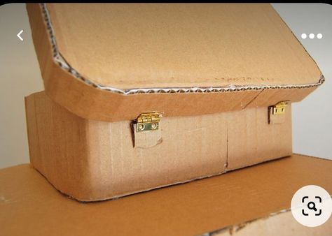 Diy Cardboard Box Ideas, Cardboard Box Diy, Cardboard Suitcase, Travel Dollhouse, Diy Suitcase, Basket Makeover, Writing Picture Books, Ikat Bag, Cardboard Diy