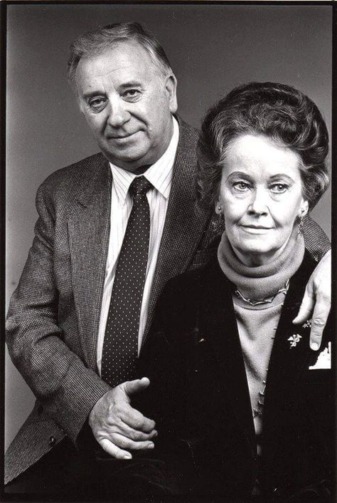 Ed and Lorraine Warren Lorain Warren, Ed Warren, Ed And Lorraine Warren, Ed And Lorraine, Ed E Lorraine Warren, Creepy History, Paranormal Pictures, Lorraine Warren, Patrick Wilson