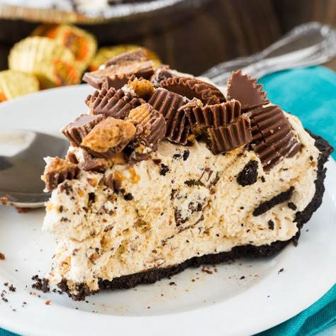 No Bake Peanut Butter Cup Pie - Spicy Southern Kitchen Peanut Butter No Bake Pie, Peanut Butter Cup Pie Recipe, Reeses Peanut Butter Pie Recipe, Reese Peanut Butter Pie, Peanut Butter Cup Pie, Cup Pie, Ganache Filling, No Bake Peanut Butter, Chocolate Peanut Butter Pie