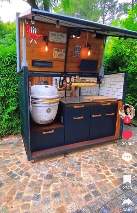 Barbaque Area Outdoor, Garden Cooking Area, Diy Grill Station, Bbq Shed, Outdoor Grill Station, Container Bar, Outdoor Cooking Area, Diy Patio Decor, Outdoor Barbeque